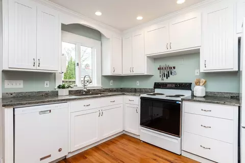 69 Glendale Rd, Marblehead, MA 01945 photo 11