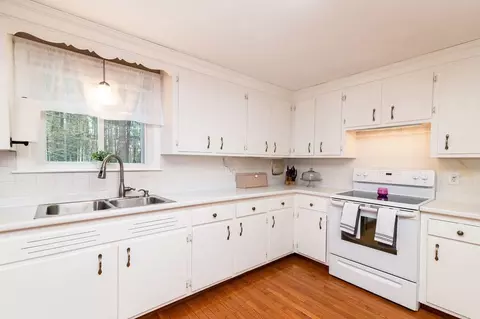 23 Plain St, Walpole, MA 02081 photo 9
