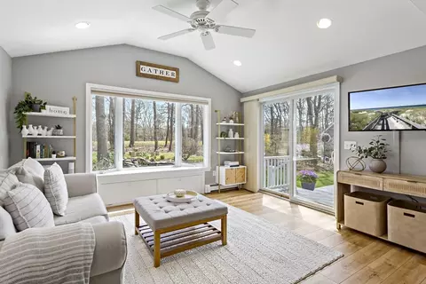 228 Club Valley Dr, Falmouth, MA 02536