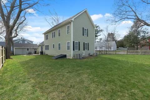95 Union St, Hamilton, MA 01982 photo 25