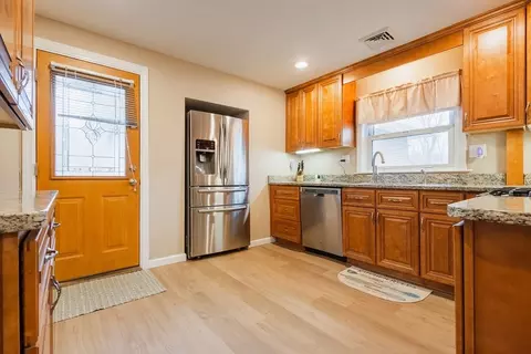 25 Randolph Rd, Worcester, MA 01606 photo 3