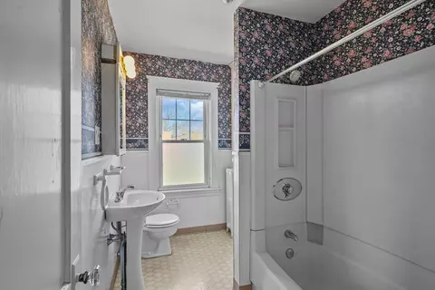 124 Monarch St, Fall River, MA 02723 photo 16