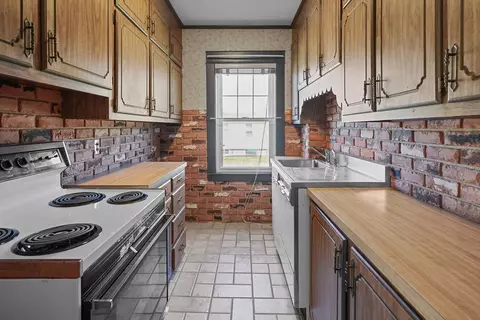 124 Monarch St, Fall River, MA 02723 photo 22