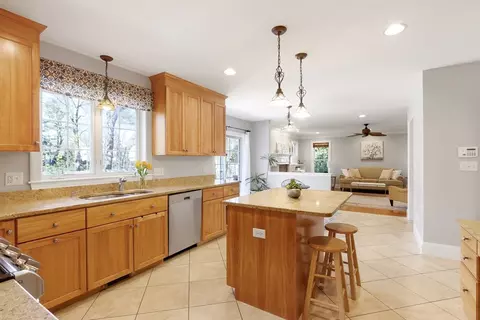 70 Elmwood Rd, Needham, MA 02492 photo 7