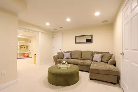 70 Elmwood Rd, Needham, MA 02492 photo 31