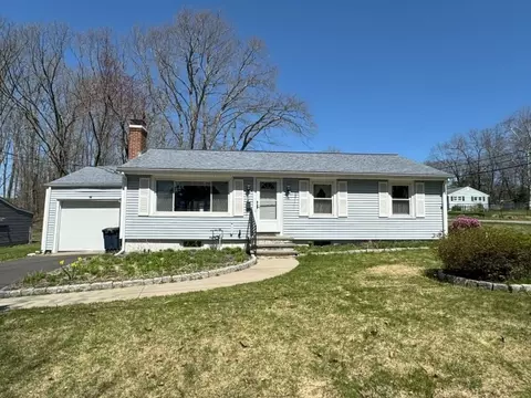 60 Rolling Ridge Rd, Holden, MA 01520