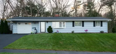 13 Price Rd, Peabody, MA 01960