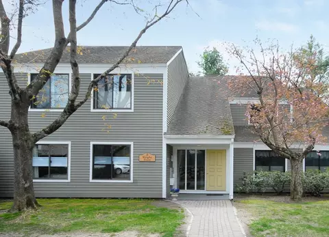 5 Concord Greene #5, Concord, MA 01742