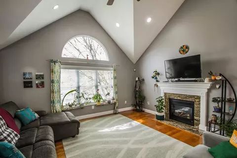 19 Matteo St, Worcester, MA 01606 photo 24