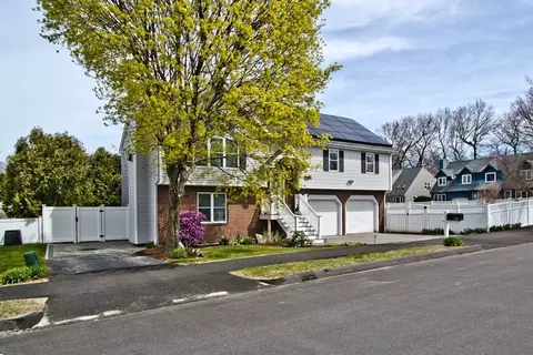 19 Matteo St, Worcester, MA 01606 photo 3