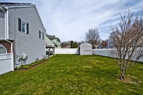 19 Matteo St, Worcester, MA 01606 photo 4