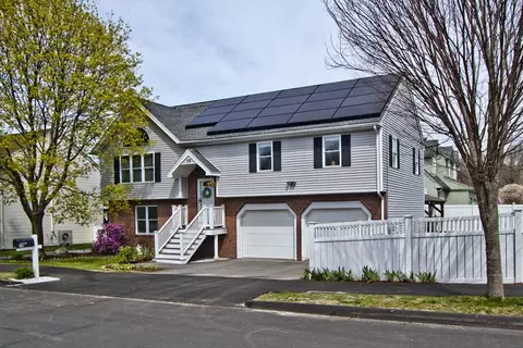 19 Matteo St, Worcester, MA 01606 photo 2