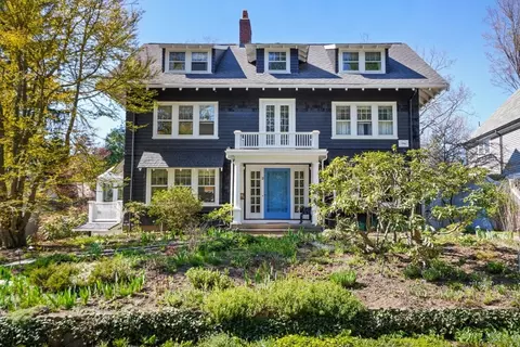 2 Roanoke Rd, Wellesley, MA 02482