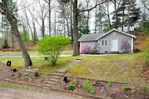 9 South Rd, Southwick, MA 01077
