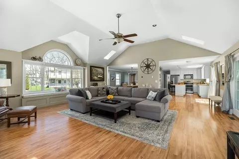 6 Lattof Farm Cir, Rockport, MA 01966