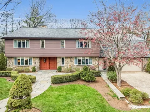 7 Russett Ln, Winchester, MA 01890