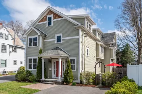 243 Crafts St #243, Newton, MA 02460