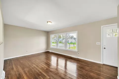 Living - 230 Gilbert Ave, Springfield, MA 01119 photo 1 of 5