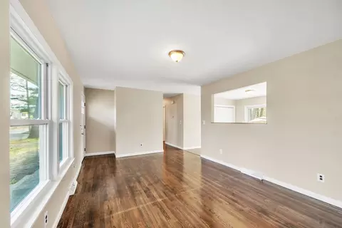 Living - 230 Gilbert Ave, Springfield, MA 01119 photo 3 of 5