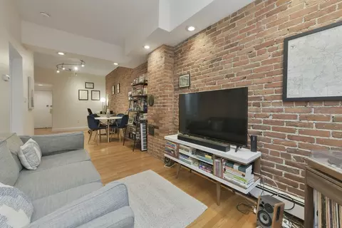 198 Saint Botolph St #5, Boston, MA 02115