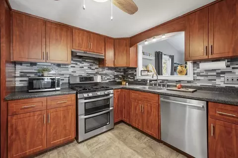 10 Crane St, Danvers, MA 01923 photo 16