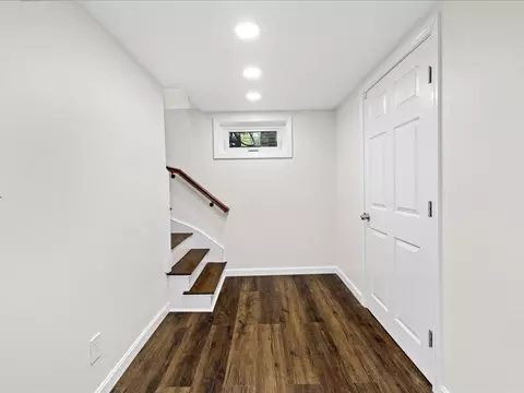 Entry Way - 39 Broad Meadow Rd, Needham, MA 02492 photo 4 of 5