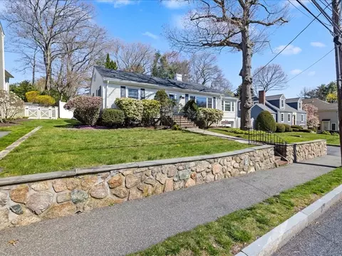Exterior - 39 Broad Meadow Rd, Needham, MA 02492 photo 2 of 7