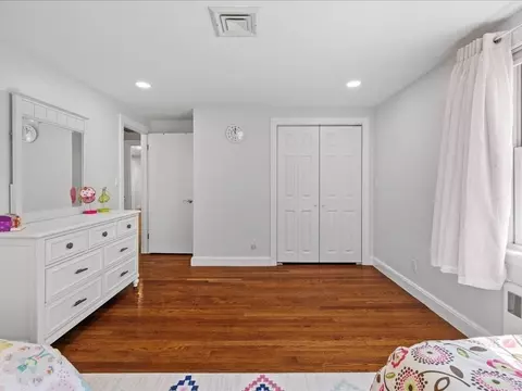 Bedroom - 39 Broad Meadow Rd, Needham, MA 02492 photo 4 of 4