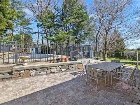 Exterior - 39 Broad Meadow Rd, Needham, MA 02492 photo 3 of 7