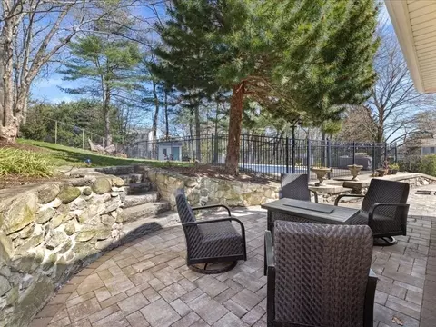 Exterior - 39 Broad Meadow Rd, Needham, MA 02492 photo 4 of 7
