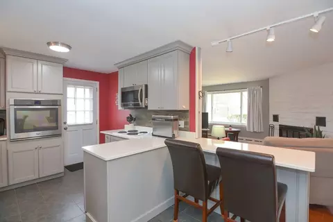 229 White St, Raynham, MA 02767 photo 4