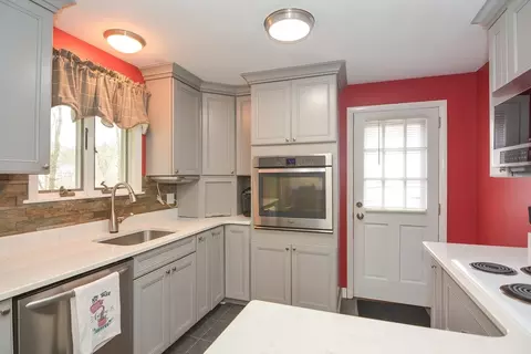 229 White St, Raynham, MA 02767 photo 5