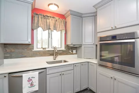 229 White St, Raynham, MA 02767 photo 8