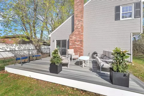 48 Warren Ave, Reading, MA 01867 photo 28