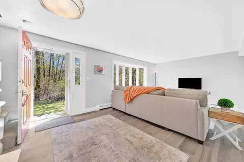 48 Warren Ave, Reading, MA 01867 photo 9