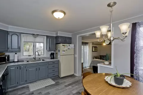 65 Mathieu, Chicopee, MA 01020 photo 6