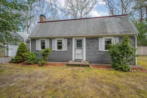 36 Wequaquet Ave, Centerville, MA 02632