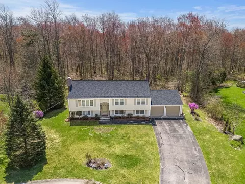 27 Simonds Ln, Weymouth, MA 02188