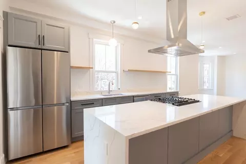 717 E 5th # A, Boston, MA 02127