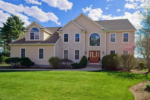 31 Fair Ln, Raynham, MA 02767