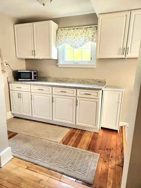 Kitchen - 25 Watt Rd, Worcester, MA 01606 photo 4 of 5