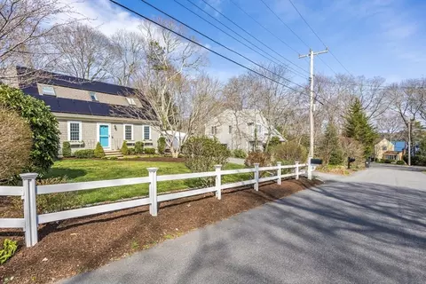 Exterior - 7 Hillside Ave, Mashpee, MA 02649 photo 3 of 12
