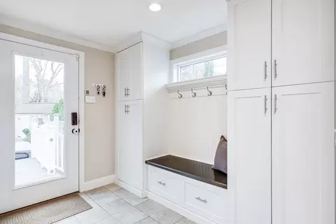 Entry Way - 7 Hillside Ave, Mashpee, MA 02649 photo 1 of 2