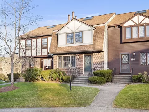 8 Scotty Hollow Dr #E, Chelmsford, MA 01863