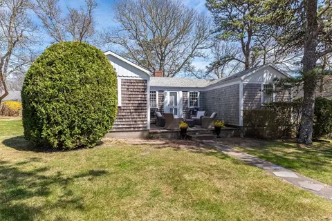 7 Hudson Ln, Harwich, MA 02671