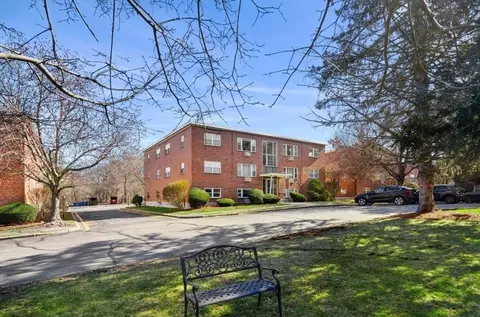 1105 Lexington St #8-4, Waltham, MA 02452