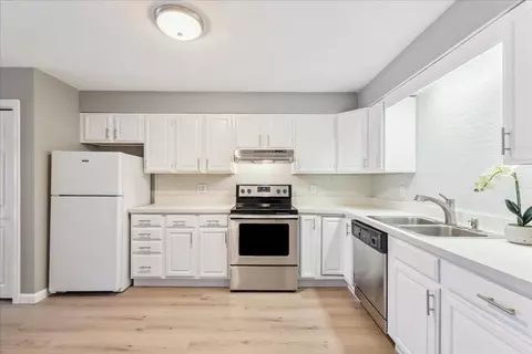 205 Ferry #203, Everett, MA 02149