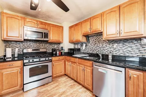 170 Eddy St, Springfield, MA 01104 photo 5