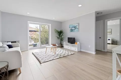 23 Westgate Rd #6, Boston College, MA 02467