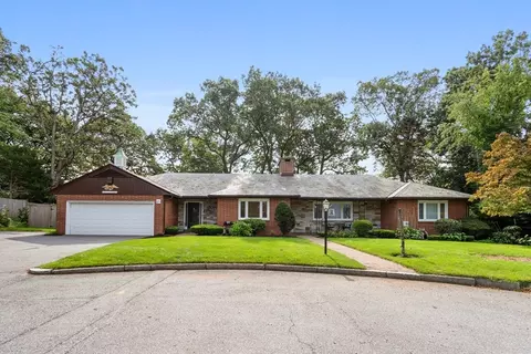 35 Elmcrest Cir, Melrose, MA 02176